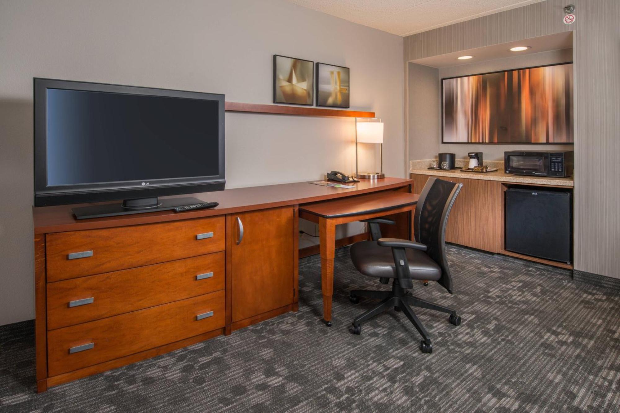 Courtyard By Marriott Fairfax Fair Oaks Hotel Ngoại thất bức ảnh