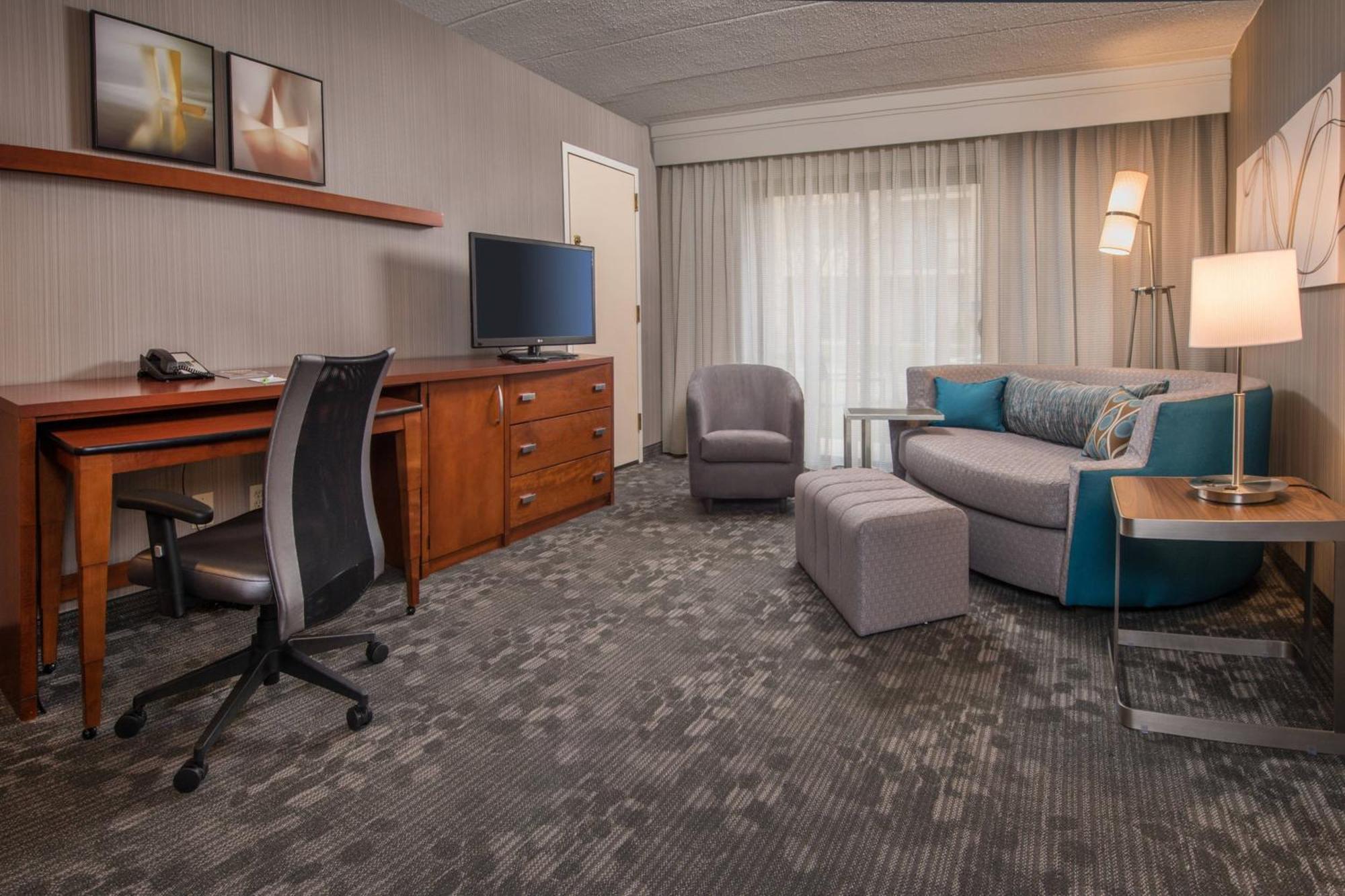 Courtyard By Marriott Fairfax Fair Oaks Hotel Ngoại thất bức ảnh